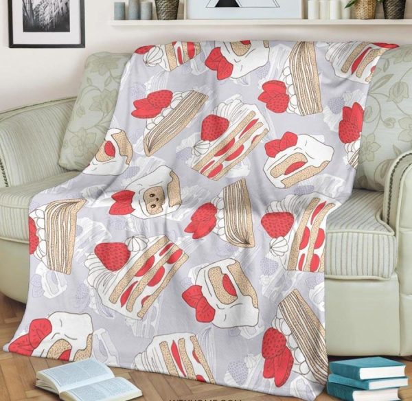 CUTE STRAWBERRY CAKE BEST SELLER FLEECE BLANKET GIFT FOR FAN
